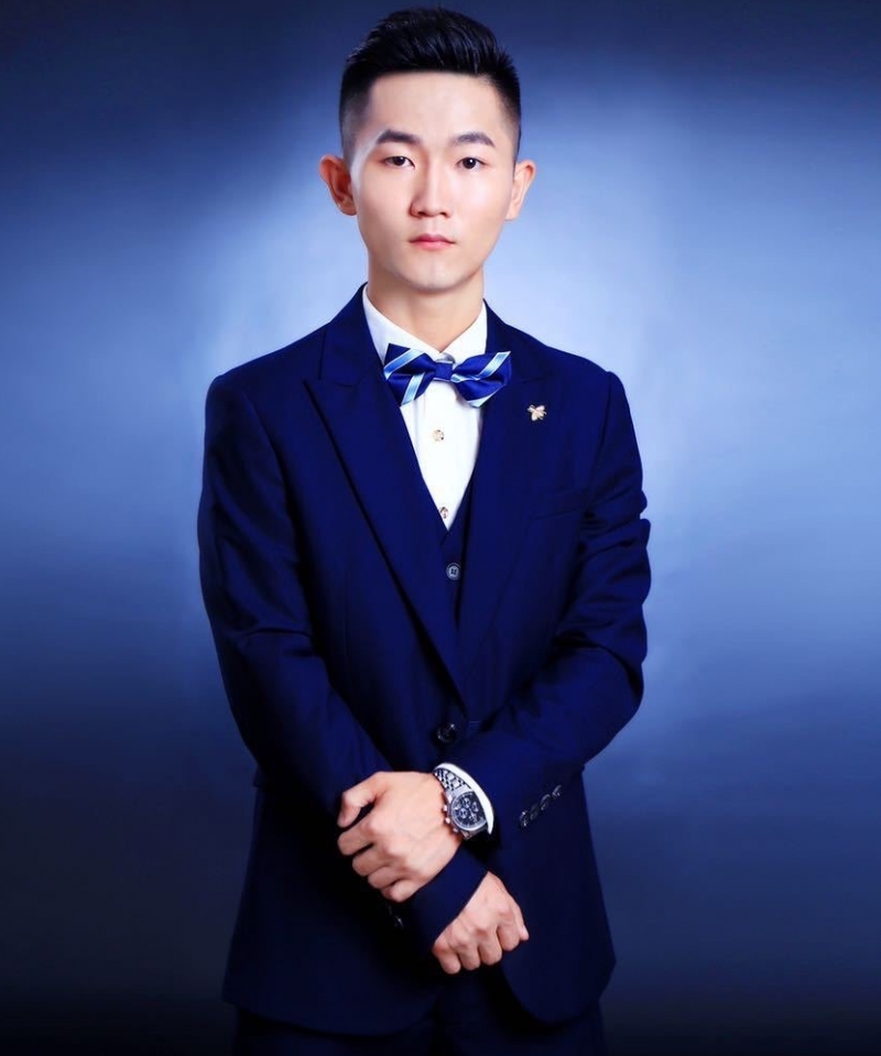 Mr.Zhangu898，男,年龄：25岁，收入：5万以下，婚况：未婚，职业：教师