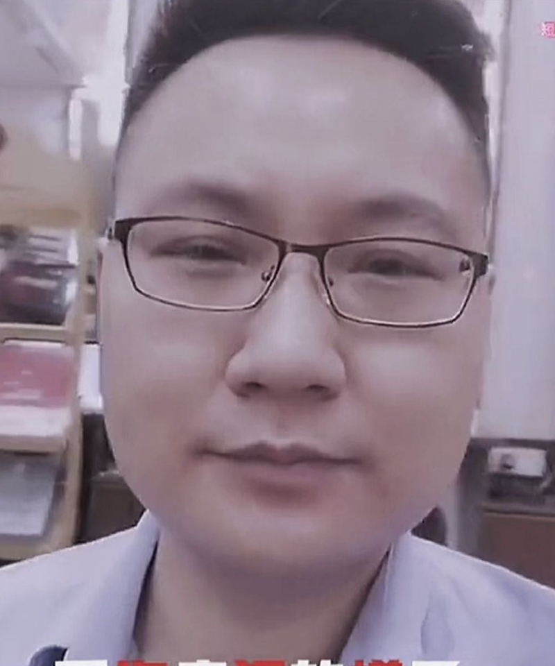 刘平Liuping，男,年龄：40岁，婚况：离异带小孩，