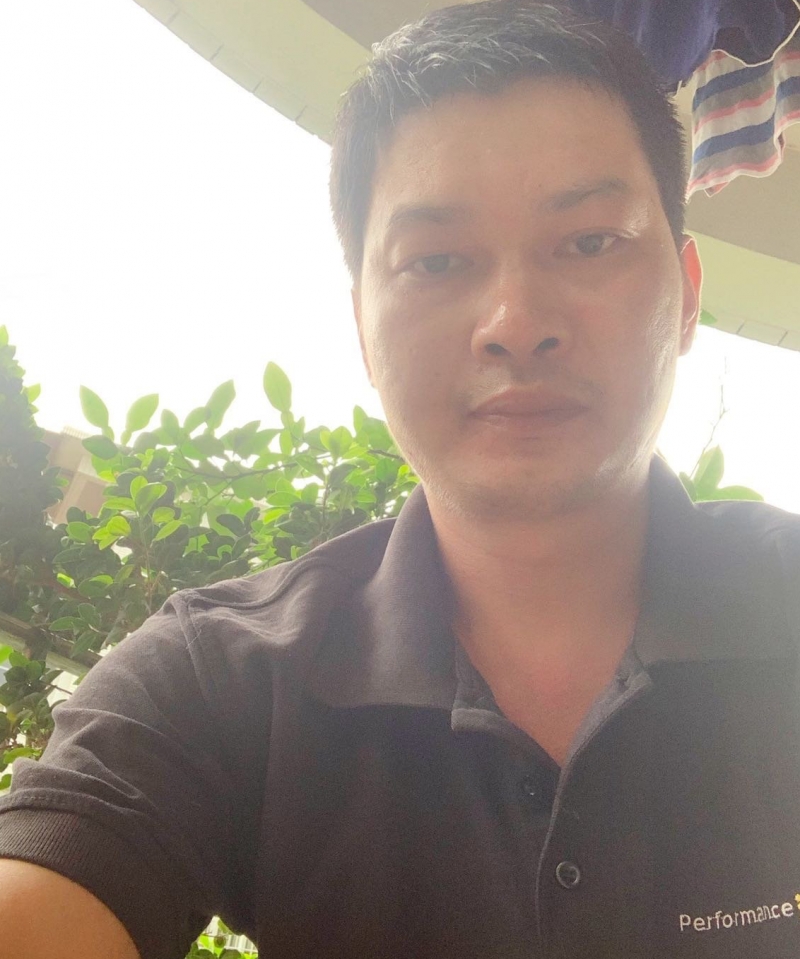 lihanhuan，男,年龄：44岁，收入：25万-30万，婚况：离异，职业：工程师