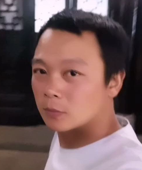 实在人r862，男,年龄：38岁，婚况：未婚，职业：自由职业