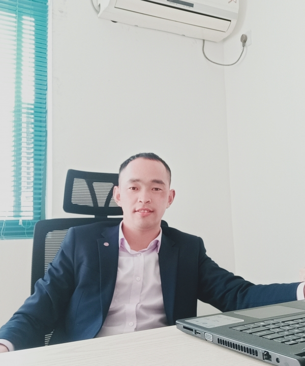 鲍学智，男,年龄：36岁，婚况：离异，