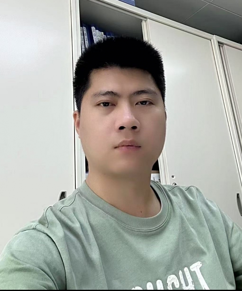 HXJj132，男,年龄：33岁，收入：12-18万，婚况：未婚，职业：工程师