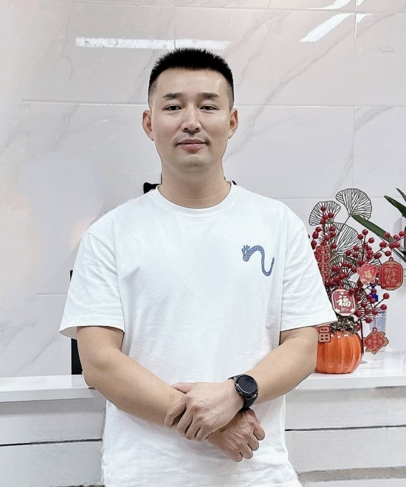 简单m362，男,年龄：42岁，收入：12-18万，婚况：离异，职业：个体老板