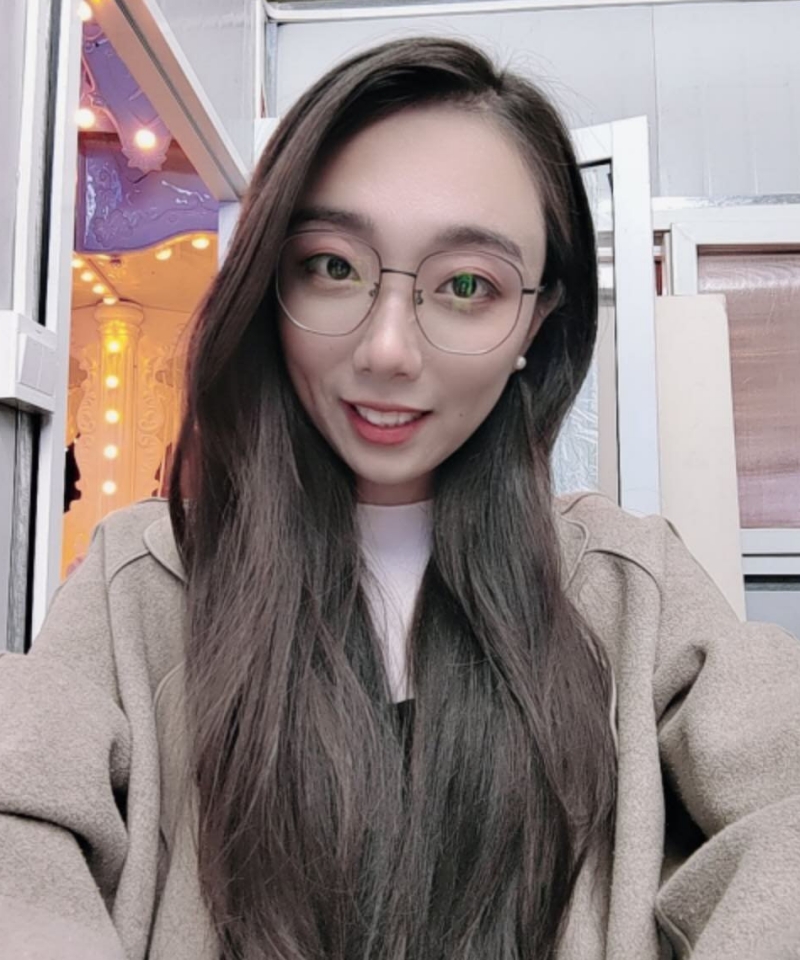 左手，女,年龄：35岁，收入：5-8万，婚况：离异，职业：普通员工