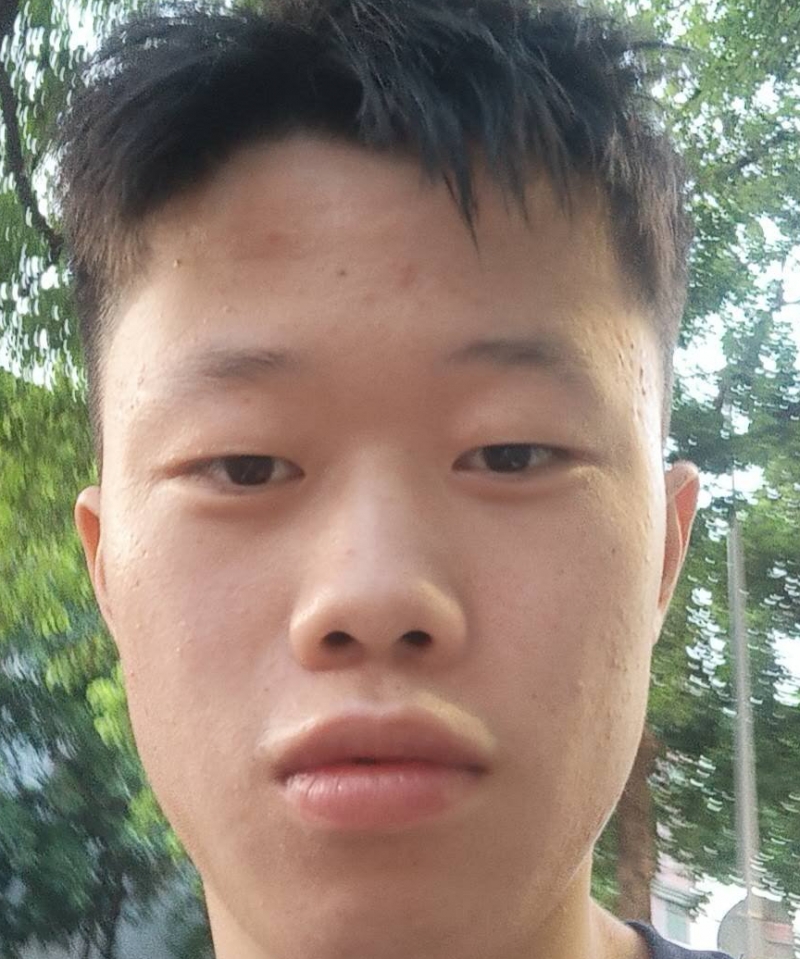 fym，男,年龄：18岁，婚况：未婚，