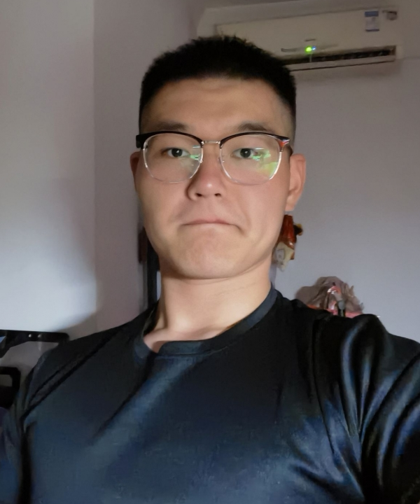 阿巴阿巴拉，男,年龄：21岁，收入：5-8万，婚况：未婚，