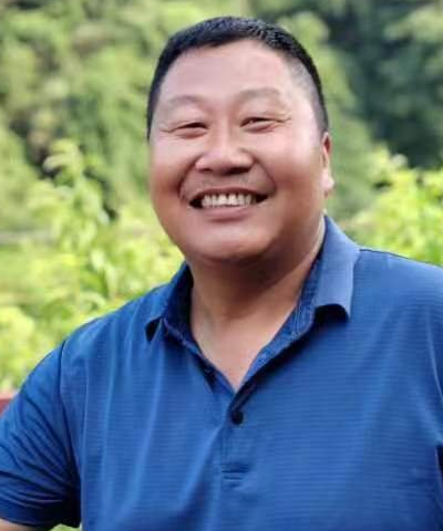 熊昌海，男,年龄：47岁，婚况：未婚，职业：自由职业