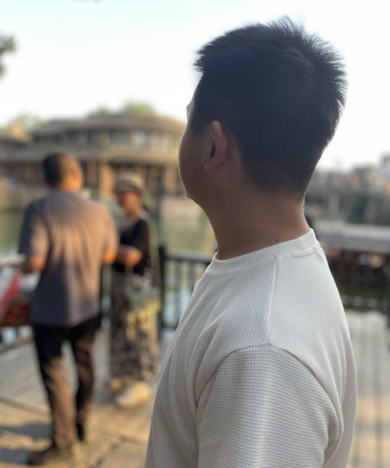 dy195，男,年龄：30岁，婚况：未婚，职业：普通员工