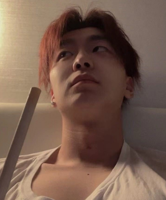 cdsfhj，男,年龄：22岁，收入：8-12万，婚况：未婚，职业：学生