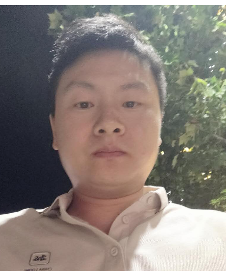 榕树l123，男,年龄：33岁，婚况：未婚，职业：普通员工