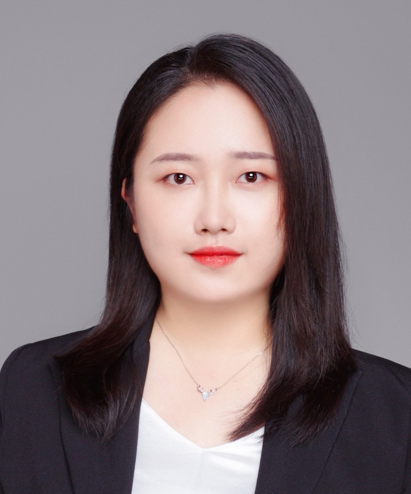 zyy0307，女,年龄：31岁，收入：18-25万，婚况：未婚，职业：普通员工