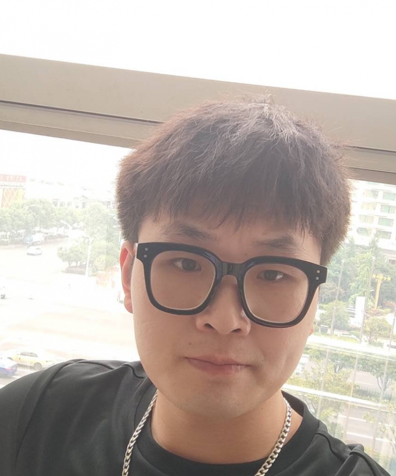 我爱新乡，男,年龄：33岁，收入：18-25万，婚况：未婚，职业：律师